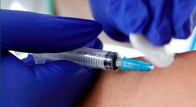 Το αμερικάνικο εμβόλιο κορονοϊού σκότωσε πέντε Ουκρανούς. (βίντεο)