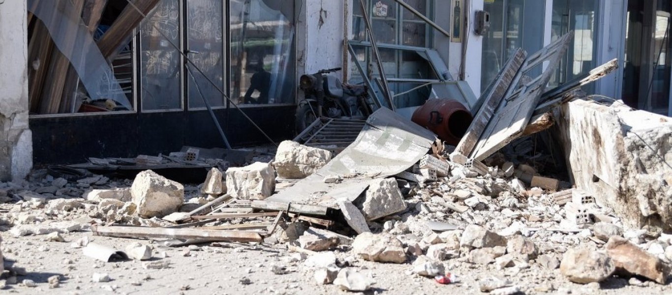 EKTAKTO: Δύο νεκρά παιδιά σκοτώθηκαν στη Σάμο από τον σεισμό - Εικόνες ολικής καταστροφής στο νησί!