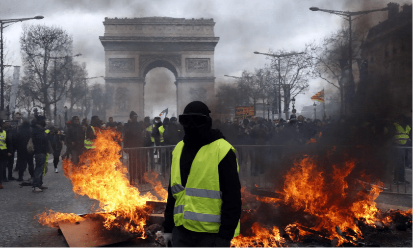 Νέα σοβαρά επεισόδια και καταστροφές στο Παρίσι – Εντείνεται η δυσφορία των Γάλλων πολιτών για τον Macron