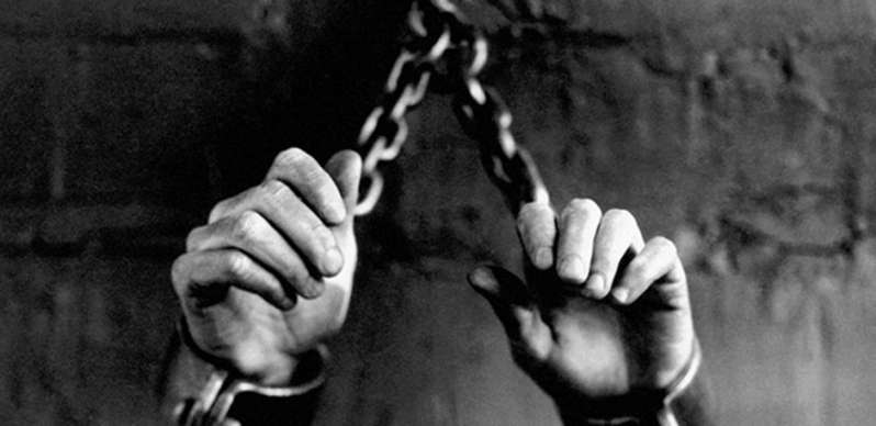 Σκλάβοι στά χέρια διεστραμμένων βασανιστῶν…