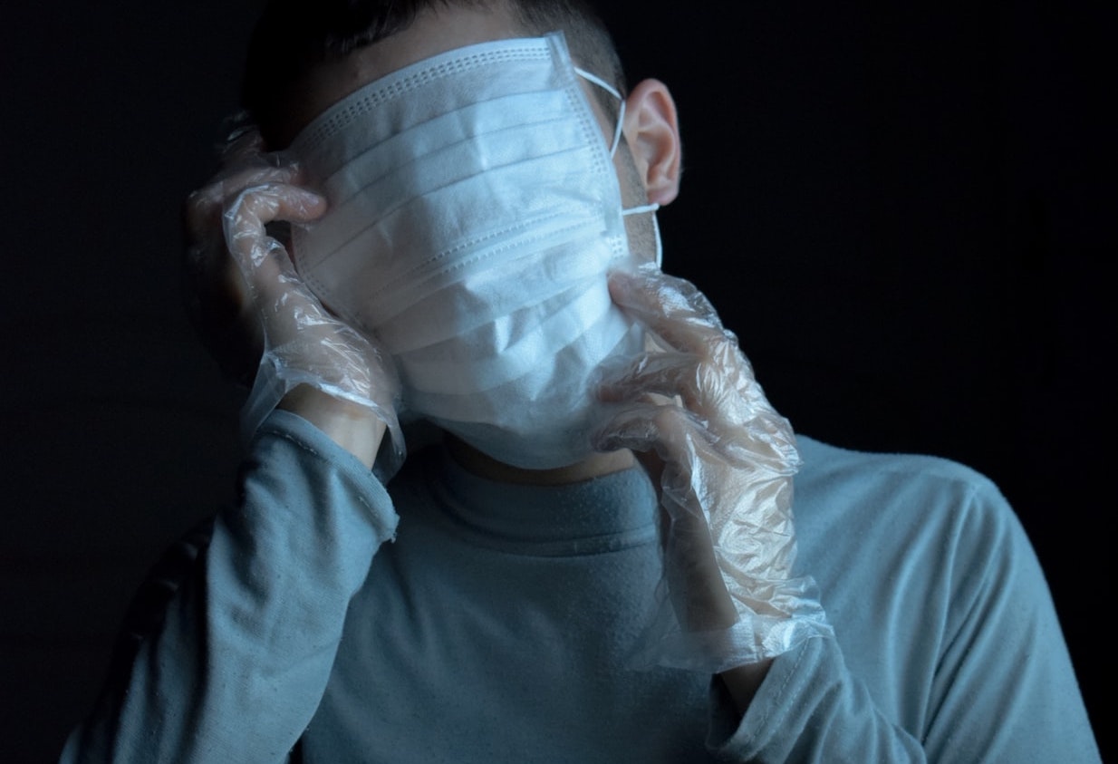 Επιστήμονες κατά κυβερνήσεων για το lockdown: Μη απαραίτητη η μόνιμη χρήση μάσκας! – Σε εσωτερικούς χώρους κολλάει ο ιός