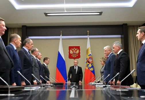 Διευρυμένο Πολεμικό Συμβούλιο συγκαλεί ο Β.Πούτιν – Κρεμλίνο: “Ανώριμη” η Σύνοδος με Μπάιντεν!