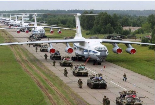 Προγεφύρωμα στο Κίεβο: Ρωσική αεραποβατική ενέργεια σε αεροδρόμιο της πρωτεύουσας – Ο ρωσικός Στρατός έφτασε Δνείπερο (βίντεο)