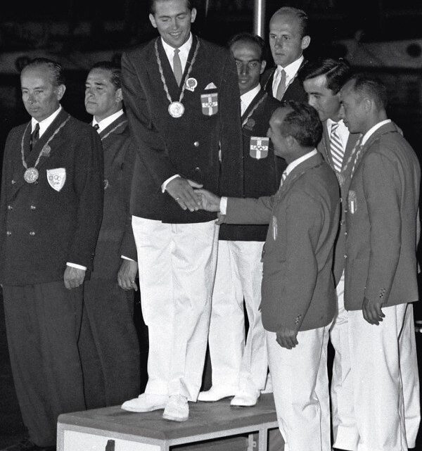 Το χρυσό Ολυμπιακό μετάλλιο του Κωνσταντίνου, το έγχρωμο φιλμ, ο Ωνάσης, η Κάλλας και ο Μποστ