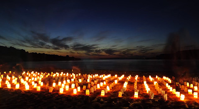 Luminary 1000 свечей. Тысячи свечей. 1000 Свечей. Свеча море. Миллион свечей.