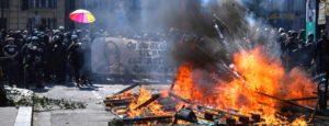 Ξεσηκωμός στη Γαλλία και σοβαρά επεισόδια – Ανένδοτος ο Μακρόν παρά τις αντιδράσεις