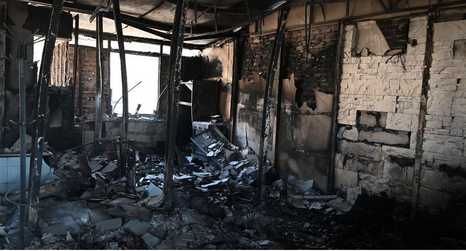 Εικόνες καταστροφής σε Σαρωνίδα και Λουτράκι: Καμένα σπίτια, περιουσίες και οικολογική καταστροφή