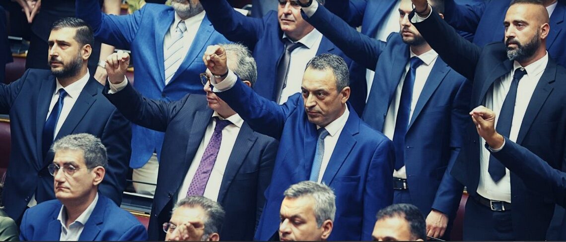 Εδώ η Ελλάδα και ο λαός καίγονται, και οι ΣΠΑΡΤΙΑΤΕΣ … χτενίζονται…