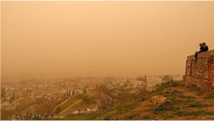 Αφρικάνικη σκόνη: Μας δουλεύουν; «Κλείδωμα» στο σπίτι μας προτείνουν για «χαμηλά επίπεδα σκόνης»