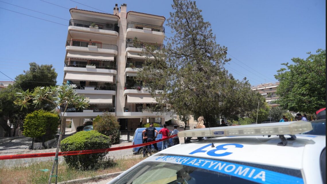 Τα κορίτσια τα έσπρωξε στο κενό κάποιο χέρι.. Αυτό το γαμημ@νο και ξύλινο χέρι της κοινωνικής πεποίθησης των ημερών μας,το οποίο δεν σου αφήνει επιλογή .